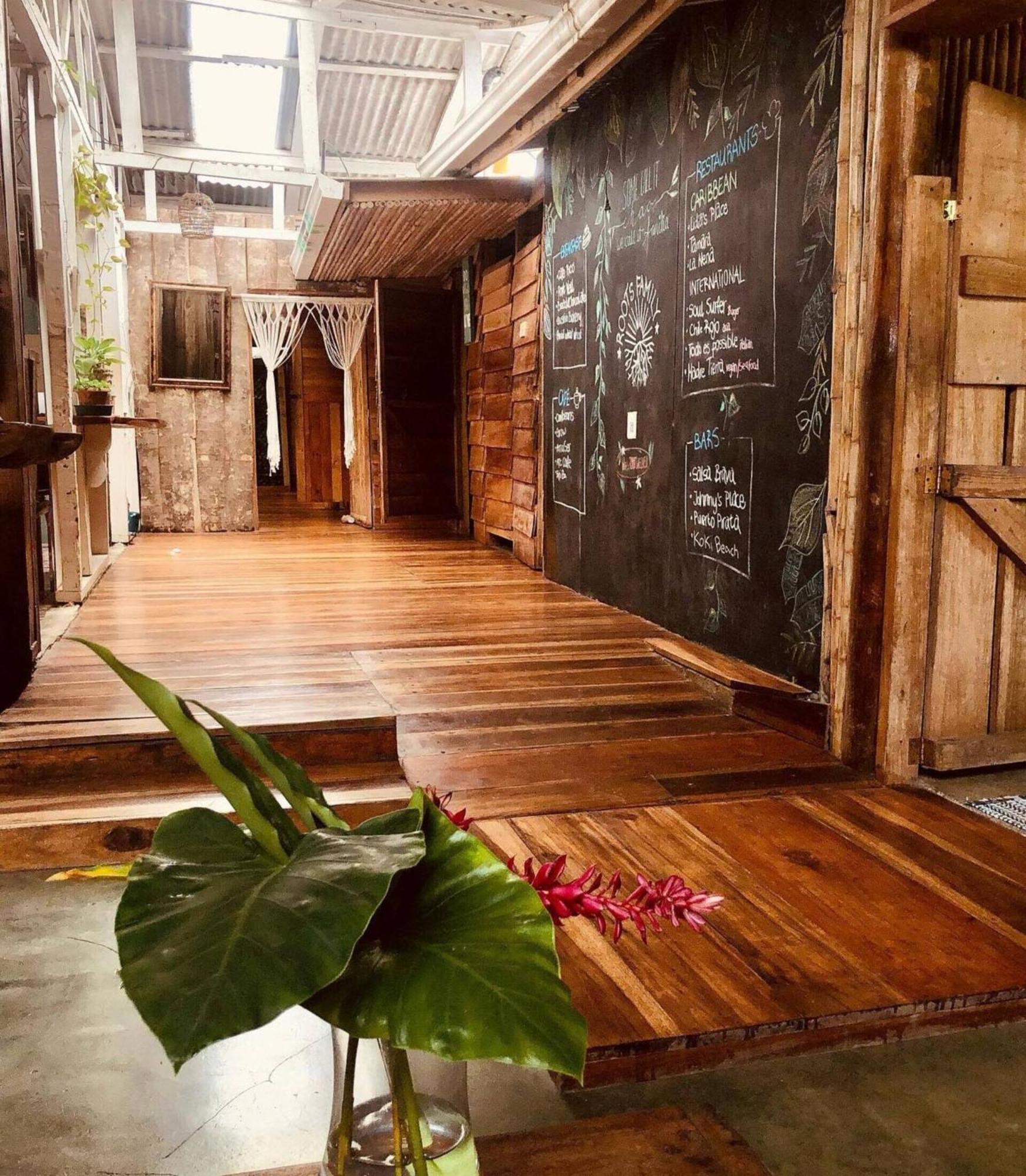 Roots Family Puerto Viejo de Talamanca Exterior foto